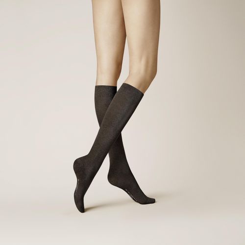 Kniestrümpfe KUNERT "FLY&CARE", Damen, Gr. 37-38, grau (braun, meliert), Baumwollmischung, normal, Socken Kniestrümpfe, Stützwirkung, weich, elegante Optik
