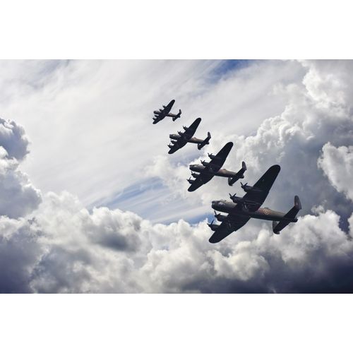 Fototapete PAPERMOON "VINTAGE FLUGZEUGE-LANCASTER FLUGZEUG WOLKEN HIMMEL XXL", bunt, B:4m L:2,6m, Vlies, Tapeten