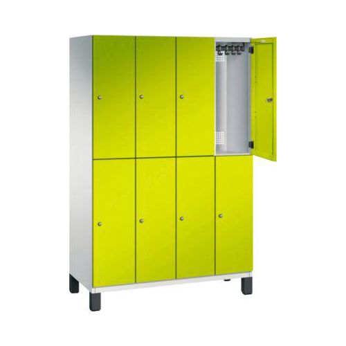 C+P Doppelstöckiger Spind Cambio, 4 Abteile, 8 Fächer, auf Füßen, B 1200 x T 525 x H 1980 mm, lichtgrau/clowngrün