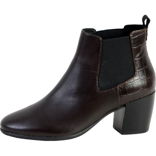 Stiefel D N.LUCINDA