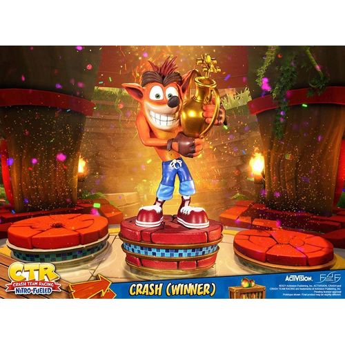 First 4 Figures Crash Team Racing Nitro-Fueled Statue Crash Winner 46 cm