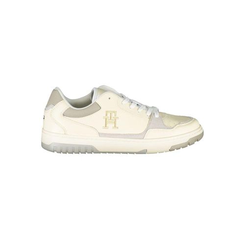 De Essentiële Lage Sneakers