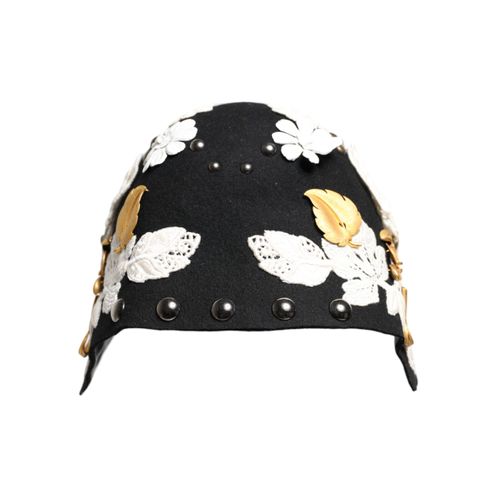 Schwarzer Wollhut mit weißen Blumen und goldenen Blättern