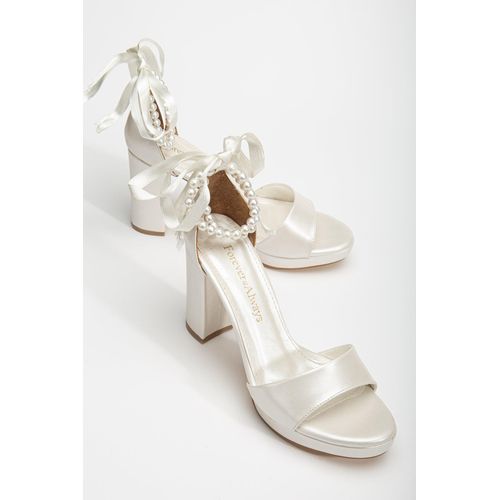 Renee Platform Sandalen with Pearls