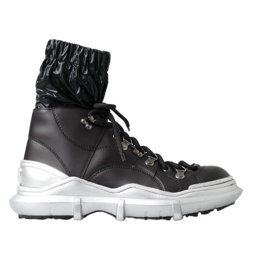Hightop sneakers met veterstijl