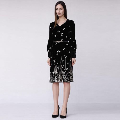 Goldenes besticktes Samtkleid