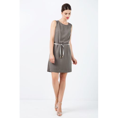 Khakifarbenes gerades Kleid mit Gürtel