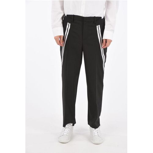 Slim Fit-Hose mit mittelhohem Bund in Schwarz