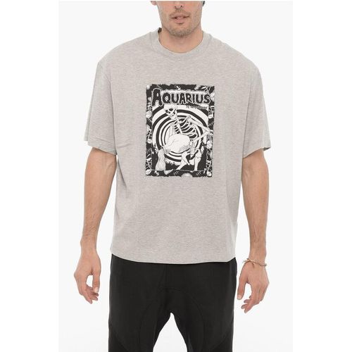Bedrucktes AQUARIUS THE HUMANITARIAN T-Shirt mit Rundhalsausschnitt in Grau