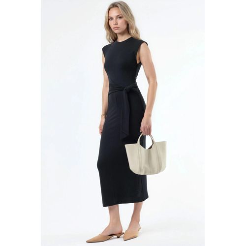 Midi-Kleid mit Bindungsdetails