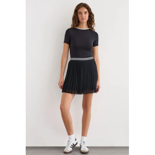 Basic Jersey Tee mit offenem Rücken