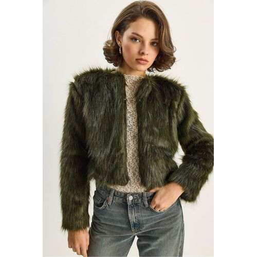 Boxy Crop Nepaal Jacket