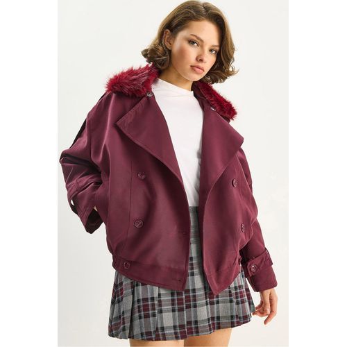 Trenchcoat mit Kunstfellkragen
