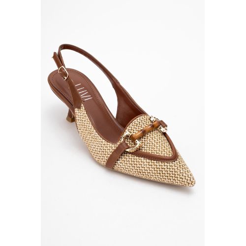 Osca Pump met Puntige Neus, Gesp en Slingback