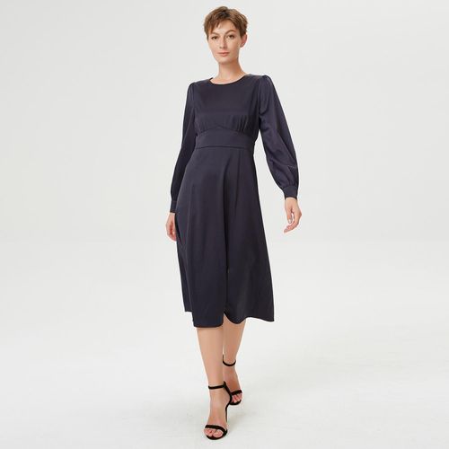 Aangepaste en wijd uitlopende vloeibare blouse -jurk