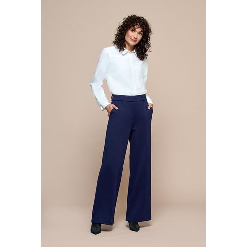 Celia Broek Indigo