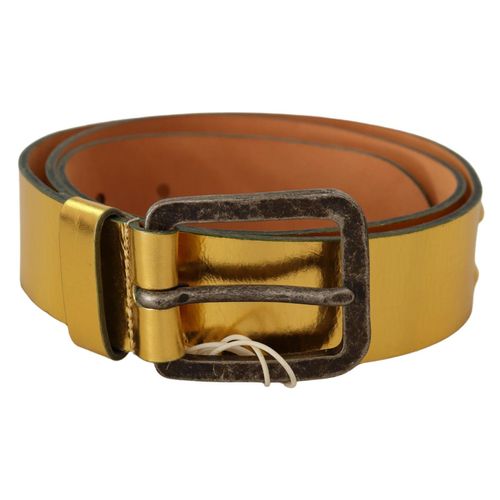Metaal leren riem met gouden gesp