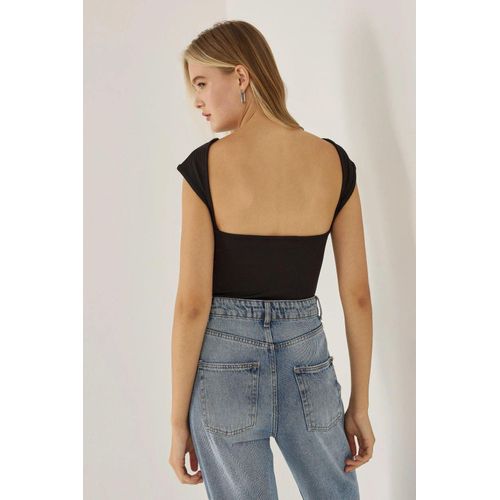 Offenes Rücken-Crop-Top