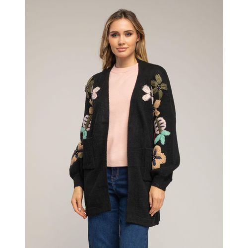Lang gebreid vest met geborduurde bloemen op de mouwen en steekzakken aan de voorkant.