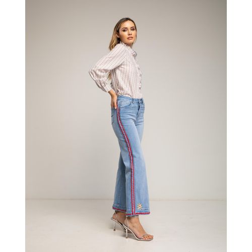Straight fit jeans met borduursels aan de zijkant en bloemen aan de zoom.