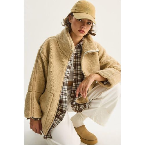 Überdimensionale Plüschjacke mit Taschen