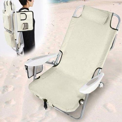 Bequemer Strandliege mit Kühltasche und Rucksack, ideal für den Strandbesuch