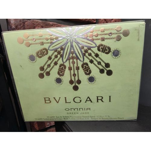 Bvlgari Omnia Green Jade Eau De Toilette 65 ml + Body Lotion 75ml + Kulturbeutel