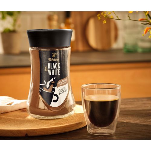 Tchibo - Black & White Instantkaffee - 6 x 180 g Instantkaffee - Intensität: 5/6