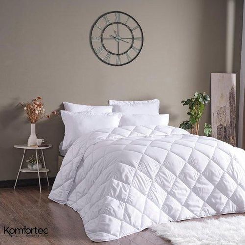 Famanu Bettdecke 240x220 cm - Allergikerfreundlich, atmungsaktiv, warm