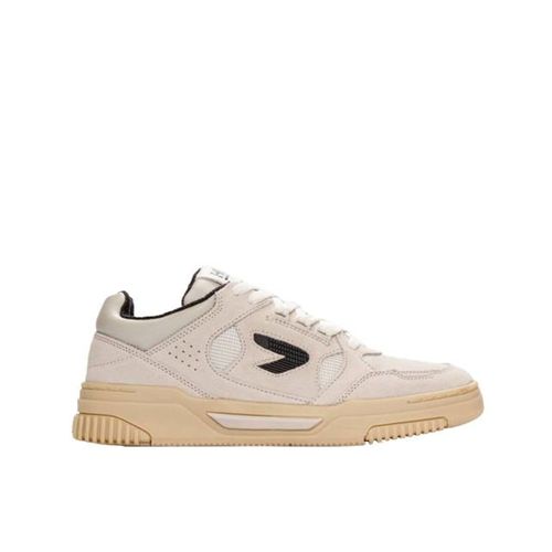 Hub Sneakers thrill