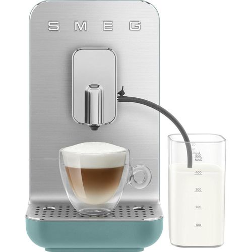 SMEG Kaffeevollautomat "BCC13WHMEU", grün (emerald grün), B:43,3cm H:18cm T:33,6cm, Kaffeevollautomaten, inkl. Milchbehälter, Kaffeevollautomat