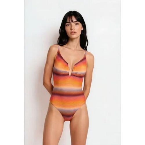 Maryan Mehlhorn Low plunge wimuit
