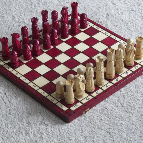 Schach Schachspiel SET Schachbrett 50 x 50 GESCHNITZT rot