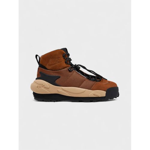 Nike Magmascape SP Sacai Licht Brits Bruin