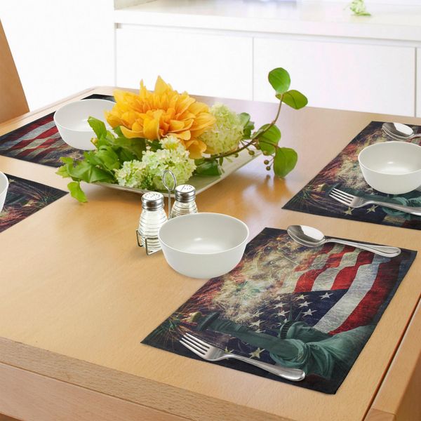 Abakuhaus Tovagliette Con Bandiera Americana, Foto Composita Di Idoli Statali Con Fuochi D'artificio Sullo Sfondo, 4 Luglio, Tiscjdeco In Tessuto Resistente Ai Colori Per La Sala Da Pranzo E La Cucina, Multicolore-image