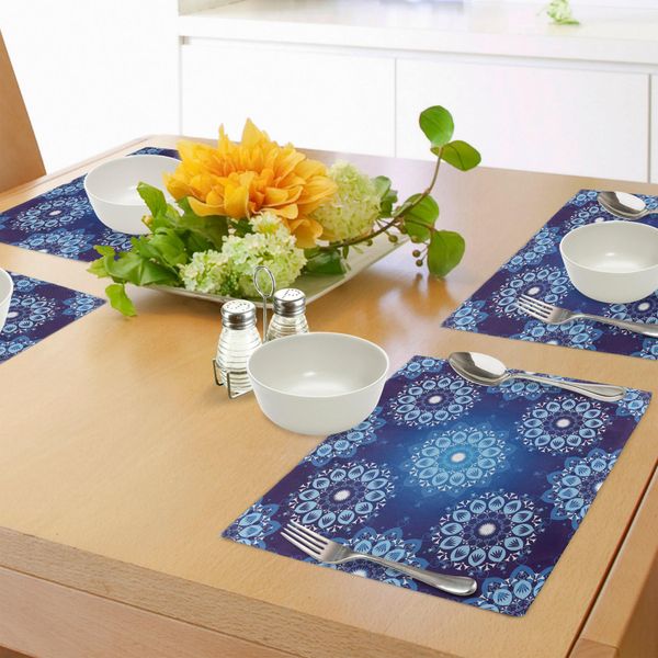 Tovagliette Abakuhaus Blu Scuro, Motivo Natalizio Vintage Con Pizzo, Romantici Motivi A Fiocchi Di Neve, Decorazioni Da Tavola In Tessuto Resistente Allo Scolorimento Per La Sala Da Pranzo E La Cucina, Azzurro Cielo E Bianco.-image