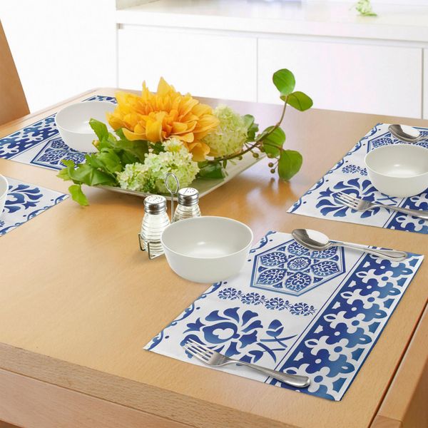 Abakuhaus Tovagliette Blu E Bianche, Elementi Artistici Arabeschi Antichi, Classici Cestini Di Fiori, Motivi Barocchi Revival, Tovagliette In Tessuto Resistente Ai Colori Per La Sala Da Pranzo E La Cucina, Bianco E Blu.-image