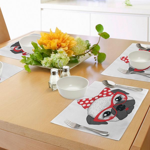 Tovagliette Abakuhaus Bulldog, Simpatico Animale Domestico Femminile Con Papillon E Occhiali Retrò, Tessuto Lavabile E Resistente Al Lavaggio Per Sala Da Pranzo E Cucina, Rosso Vermiglio, Nero E Grigio.-image
