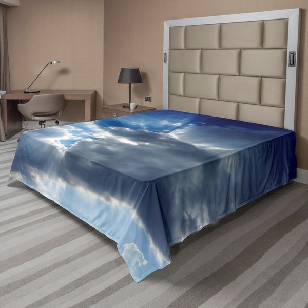 Abakuhaus Lenzuolo Paesaggio, Sole Che Splende Attraverso Enormi Nuvole Scure, Vista Panoramica, Immagine Artistica, Lenzuolo Morbido E Confortevole Per Un Letto Decorativo, 1 Pezzo, 244 Cm X 205 Cm, Grigio Blu-image
