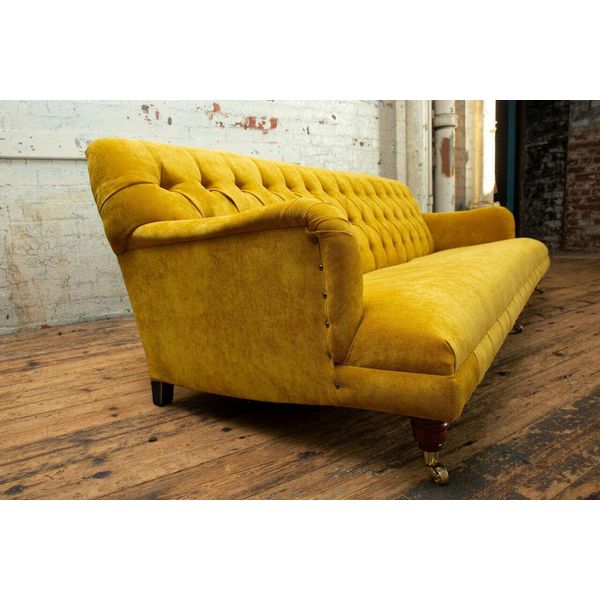 Divano Classico Chesterfield 4 Posti Divani Divani In Pelle Design Giallo Tappezzeria-image