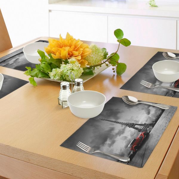 Tovagliette Abakuhaus Torre Eiffel, Immagine Artistica Della Torre Eiffel - Parigi Francia - Vendemmia - Auto - Strade - Nuvole Scure, Stampa Digitale Su Tessuto Lavabile Decorazione Da Tavola Cucina, Nero Grigio Rosso-image