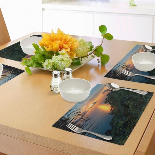 Tovagliette Abakuhaus Rainforest, Alba Nella Foresta Pluviale Sulle Colline Costiere Oceaniche Con Stampa Di Foglie Di Piante Tropicali, Tiscjdeco In Tessuto Resistente Al Lavaggio Per La Sala Da Pranzo E La Cucina, Arancione Verde Blu-image