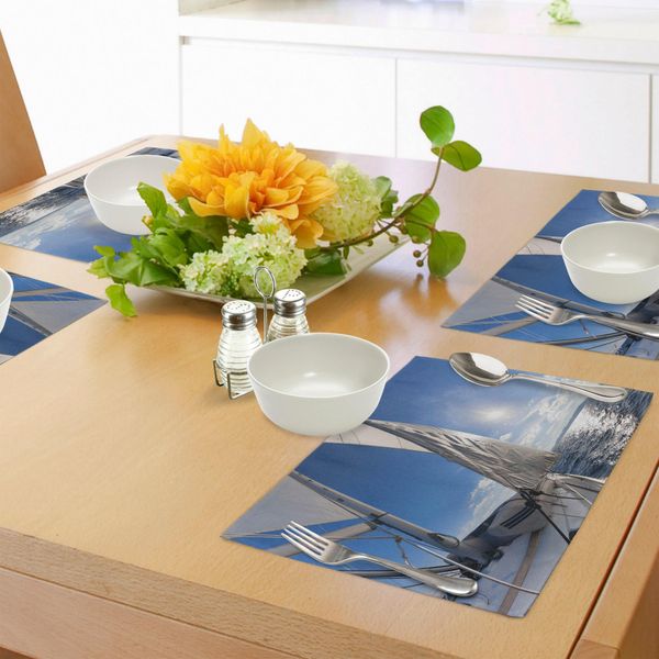 Tovagliette Abakuhaus Con Barca A Vela, Barca A Vela In Mare, Tema Marittimo Con Riflessi Solari Luminosi, Tiscjdeco In Tessuto Resistente Al Lavaggio Per Sala Da Pranzo E Cucina, Bianco E Blu-image