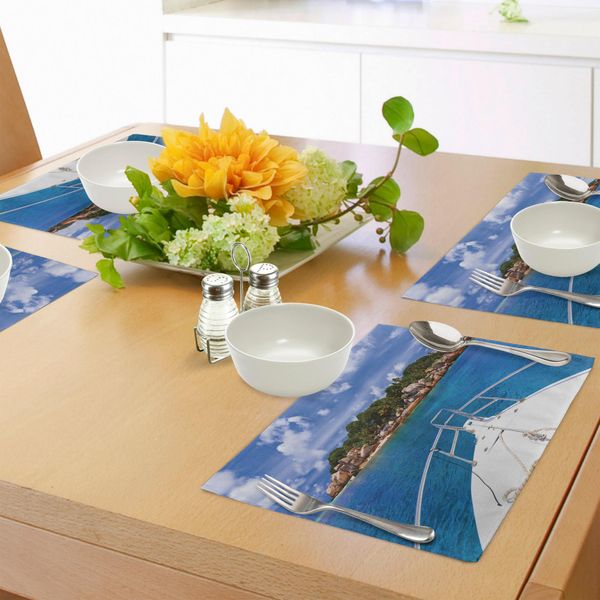 Tovagliette Abakuhaus Con Motivo Barca A Vela, Isola Tropicale E Barca Viaggi Esotici Destinazioni Di Viaggio Vacanze, Tiscjdeco In Tessuto Resistente Al Lavaggio Per Sala Da Pranzo E Cucina, Avorio Verde Blu-image