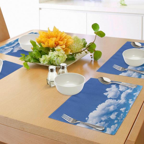 Abakuhaus Tovagliette Paesaggio, Nuvole Fluttuanti Nel Cielo In Una Giornata Estiva Soleggiata, Stampa Con Immagine Naturale, Decorazione Da Tavola In Tessuto Resistente Al Colore Per La Sala Da Pranzo E La Cucina, Bianco E Blu-image