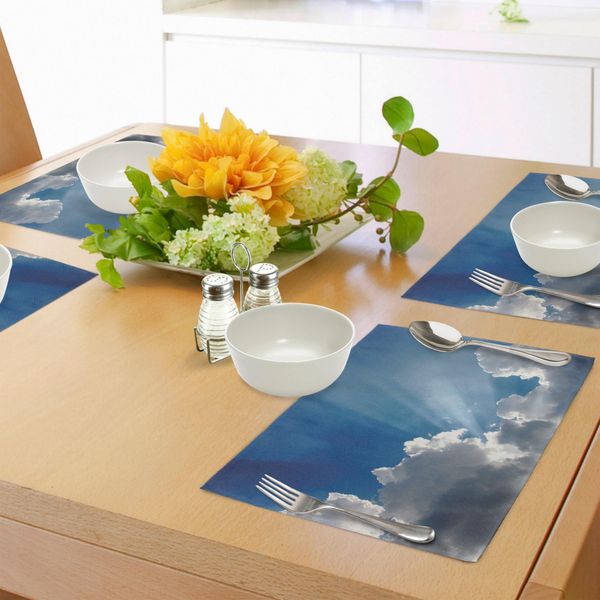 Abakuhaus Tovagliette Paesaggio, Cielo Colorato Con Nuvole E Raggi Di Sole Paesaggio Sognante Dopo La Pioggia - Immagine Artistica, Decorazione Da Tavola In Tessuto Resistente Al Lavaggio Per Sala Da Pranzo E Cucina, Bianco E Blu-image