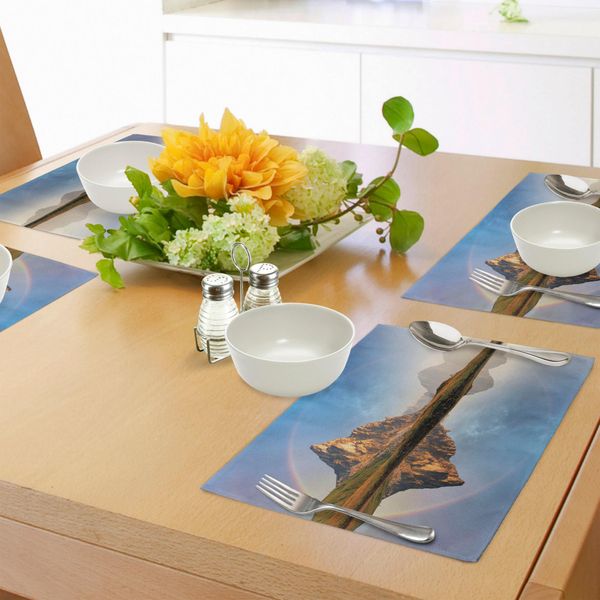 Abakuhaus Tovagliette Paesaggistiche, Arcobaleno Sopra Il Riflesso Di Un Lago Di Montagna Nell'acqua Limpida - Luoghi Da Sogno Sulla Foto Della Terra, Tiscjdeco In Tessuto Resistente Al Colore Per La Sala Da Pranzo E La Cucina, Multicolore-image