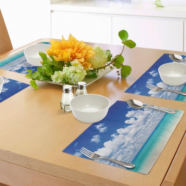 Tovagliette Abakuhaus Ocean, Spiaggia Paradisiaca E Cielo Tropicale Hawaiano Esotico Con Paesaggio Nuvoloso, Tiscjdeco In Tessuto Resistente Al Lavaggio Per La Sala Da Pranzo E La Cucina, Turchese Bianco-image