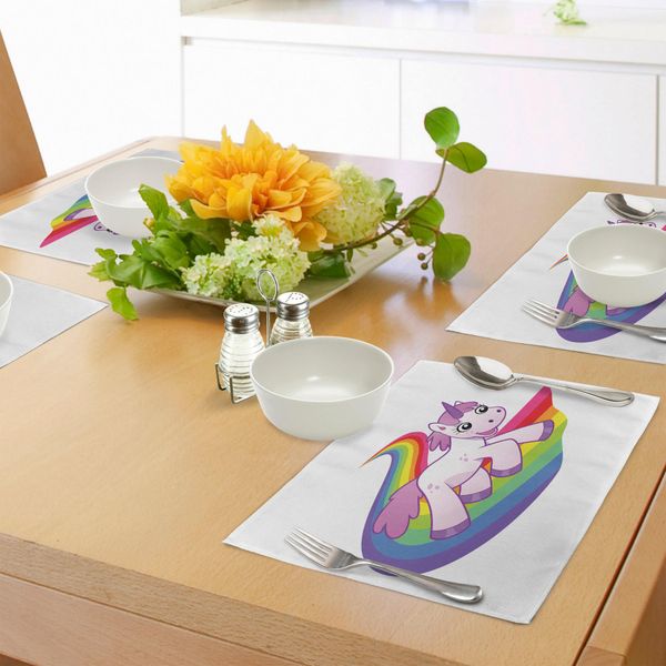 Tovagliette Abakuhaus Con Caricature, Unicorno Bambino Che Corre Sull'immagine Leggendaria Della Creatura Mitologica Dell'arcobaleno, Tiscjdeco In Tessuto Resistente Ai Colori Per La Sala Da Pranzo E La Cucina, Bianco Viola-image