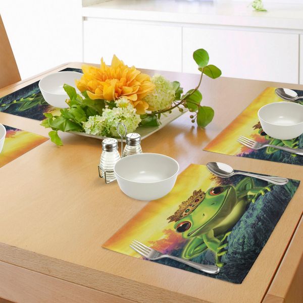 Tovagliette Abakuhaus Con Animali, Principe Ranocchio Con Corona Dorata Su Roccia - Illustrazione Fiabesca Soul Mates, Tiscjdeco In Tessuto Resistente Ai Colori Per La Sala Da Pranzo E La Cucina, Giallo Verde-image